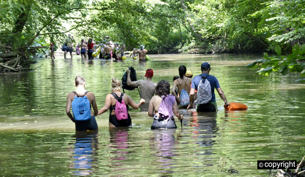 Од Пустињца до прашуме кањоном златног Пека